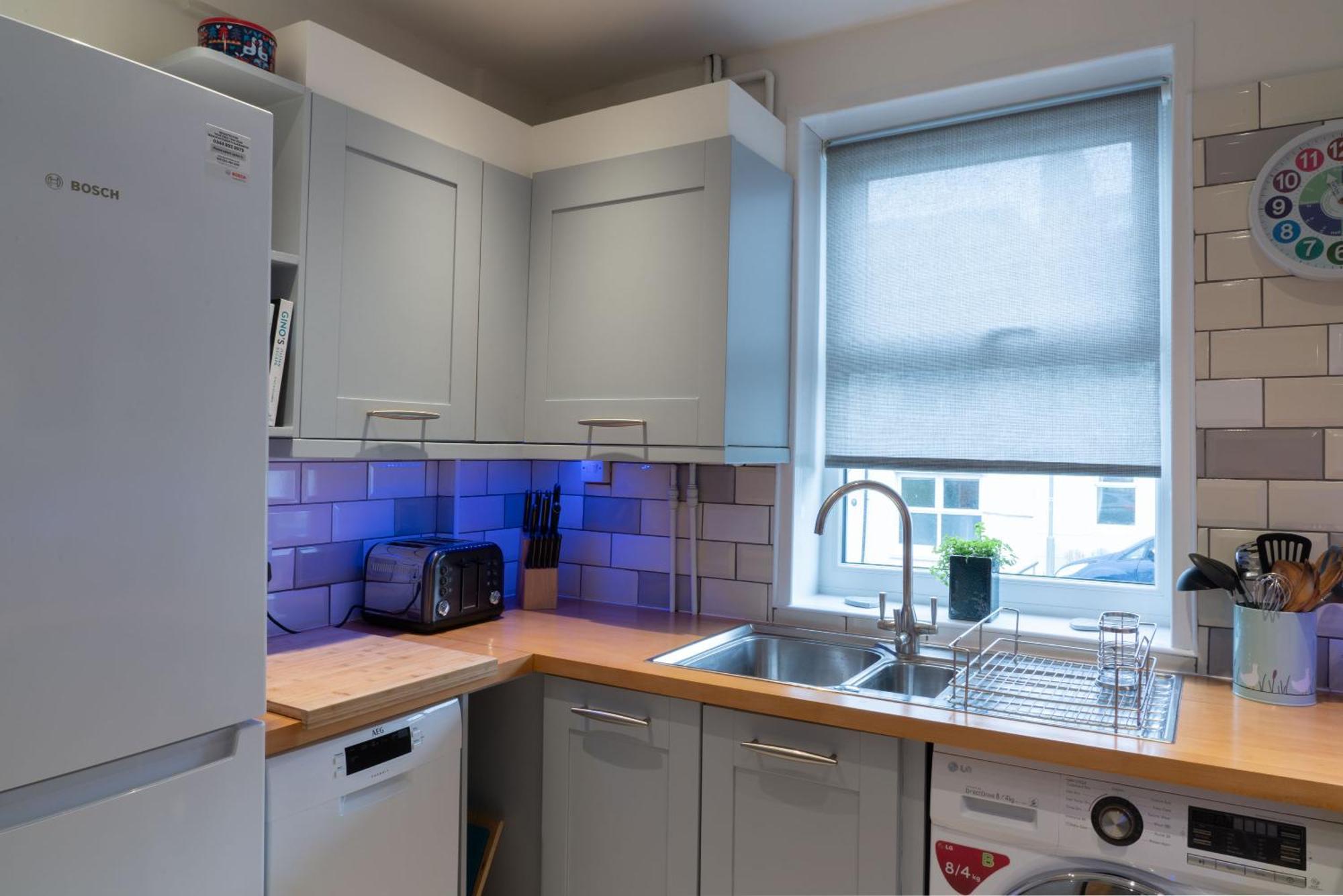 Sunny Queens Park - Garden & Private Parking Hove